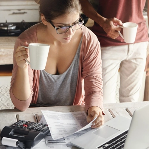 ¿Ganas poco en Estados Unidos? Revisa estos consejos simples para ahorrar