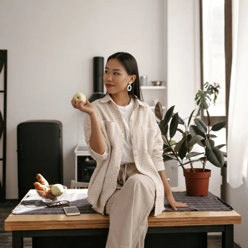 Minimalismo Financiero: Vea Cómo los Jóvenes Estadounidenses Están Disminuyendo Sus Gastos